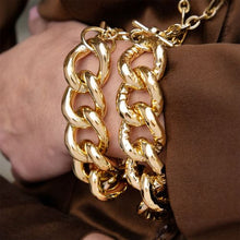 Carica l'immagine nel visualizzatore di Gallery, Bracciale Dorato Grumetta Maxi UnoAerre