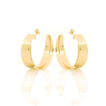 Carica l'immagine nel visualizzatore di Gallery, Orecchini cerchi piatti incavi modello Creole con chiusura perno e farfallina in bronzo placcato oro unoaerre